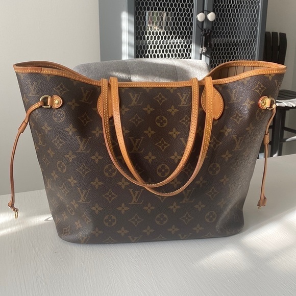 Louis Vuitton Neverfull MM Monogram - Picture 3 of 17